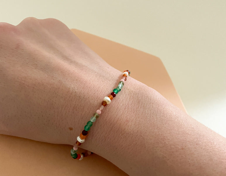 Buntes Perlenarmband bunten Edelsteinen, Armband mit Geburtssteinen